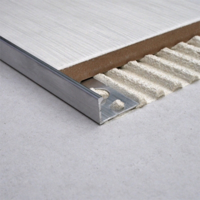 Bagheta dreapta colt exterior, 8 mm, aluminiu, 2,5 m, argintiu