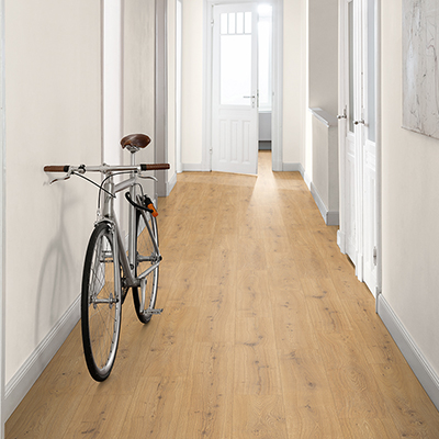 Parchet laminat Egger Nature Sense 2025, Stejar Predaia miere, format Clasic, 10 mm/32 (AC4), Aqua 24