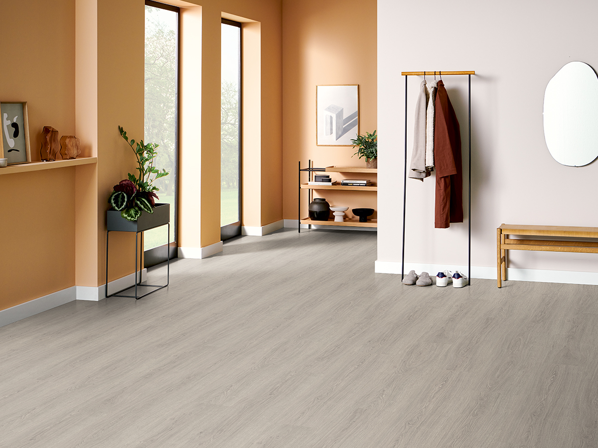 Parchet laminat Egger Nature Sense 2025, Stejar Victoria gri deschis, format Large, 8 mm/32 (AC4), Aqua 24