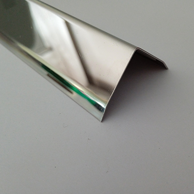 Cornier inox cu laturi tesite, 20x20 mm, finisaj inox oglinda